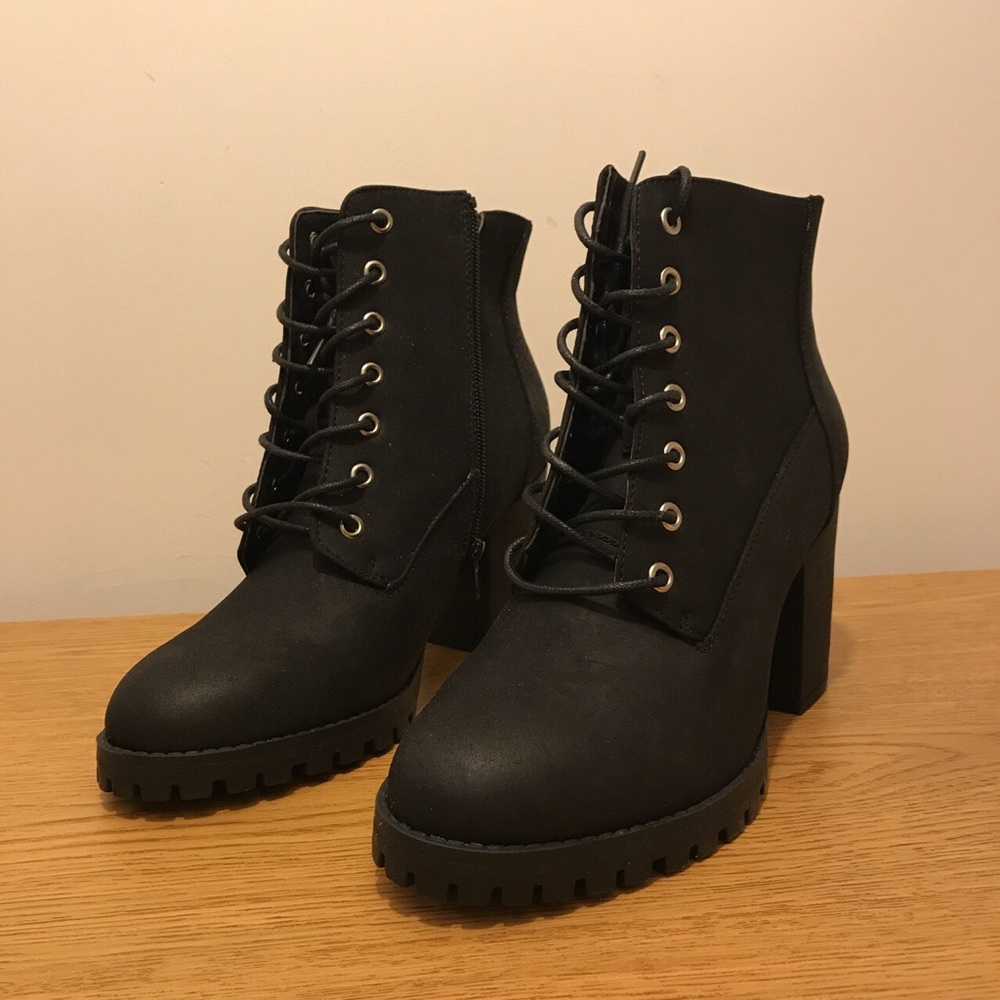 New Look black lace-up booties