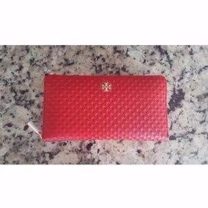 TORY BURCH MARION EMBOSSED ZIP CONTINENTAL WALLET