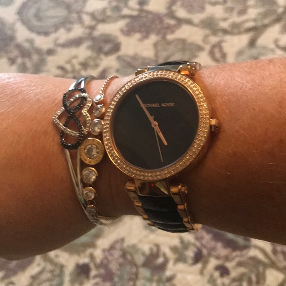 Micheal Kors Watch - Picture 4 of 4