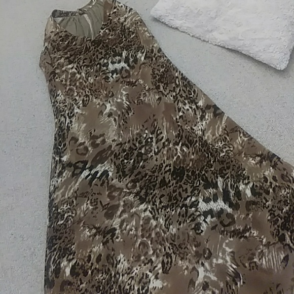 SL Fashions Dresses & Skirts - EUC Animal Print Dress