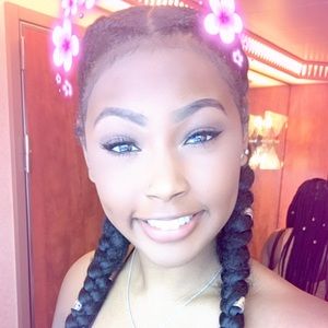 Meet your Posher, Akira