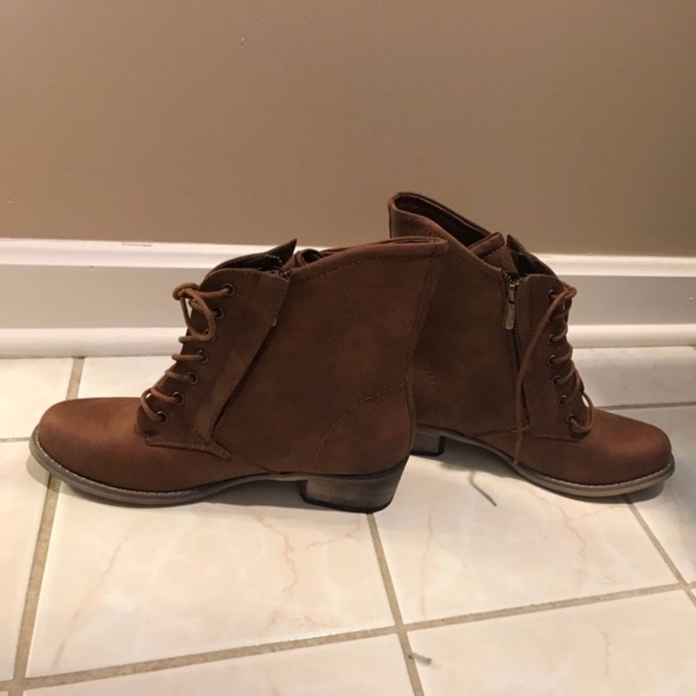 Super cute lace up ankle boots