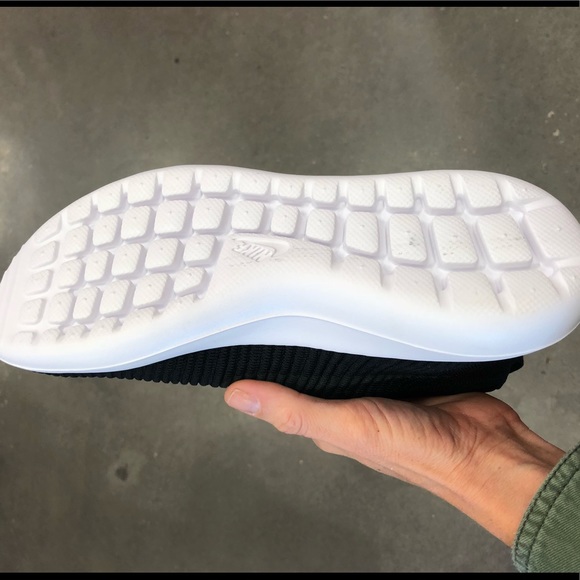 🎬Roshe Flyknit🎬Price firm 🎬Nike new in a box - Picture 7 of 8