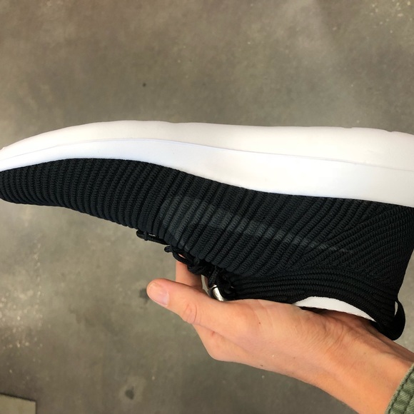 🎬Roshe Flyknit🎬Price firm 🎬Nike new in a box - Picture 8 of 8