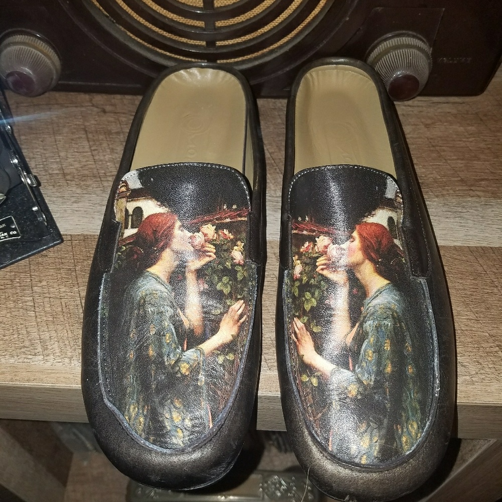 Icon wearable art shoes