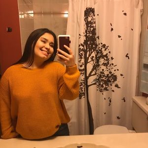 Meet your Posher, Carolina