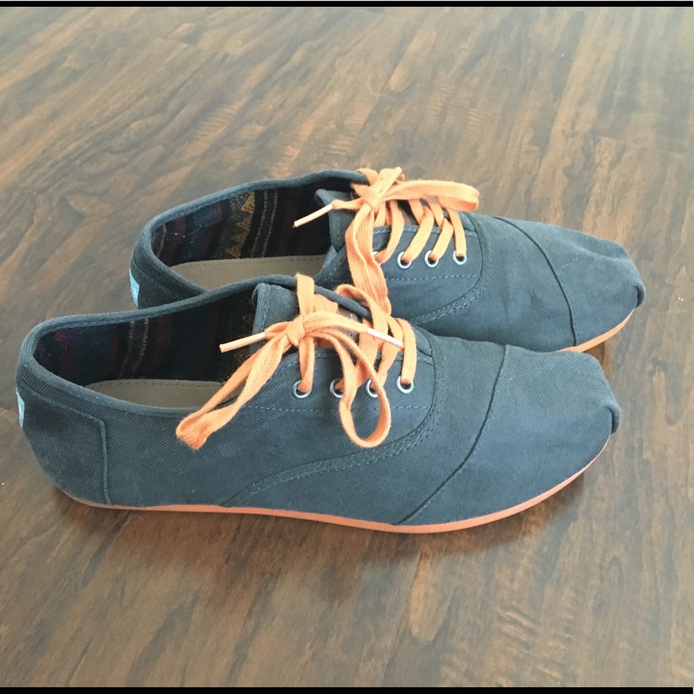 Men's Lace Up Toms