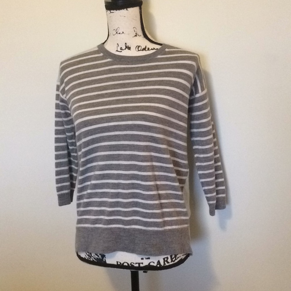 💕 J. Crew Sweater Size Small - Picture 1 of 3