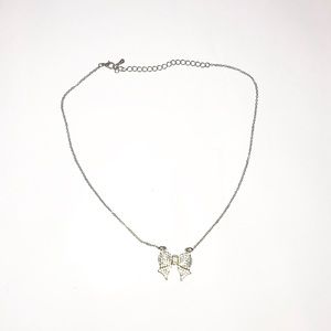 Bow shaped necklace