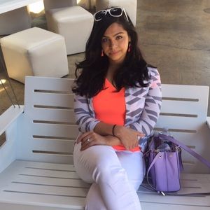 Meet your Posher, Muneera