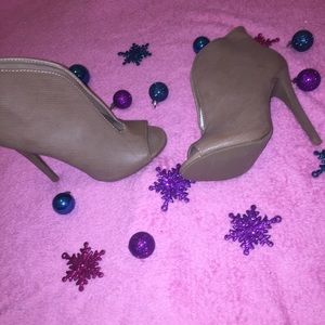JustFab Tan V-Cut Bootie