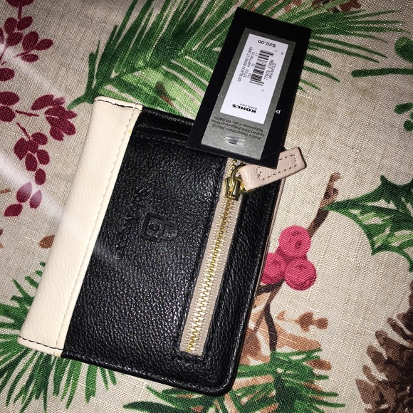 Apt 9 Wallet - Picture 1 of 3