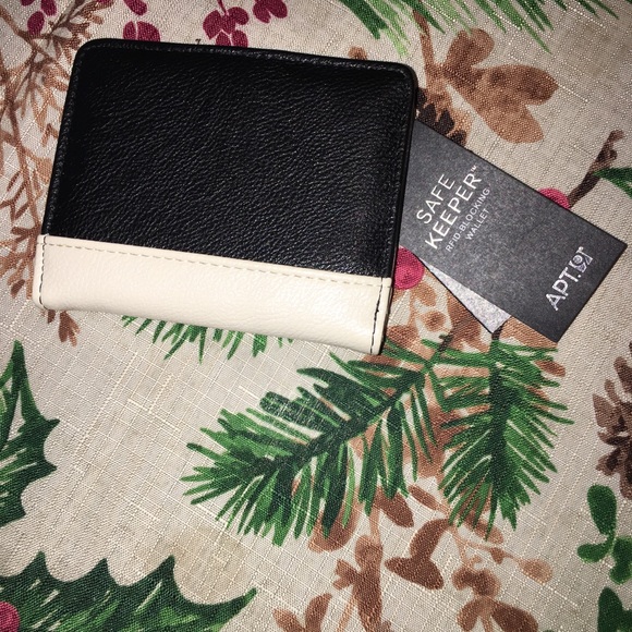 Apt 9 Wallet - Picture 2 of 3