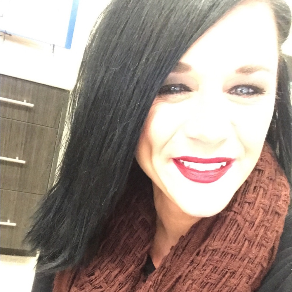 Meet your Posher, Carrie