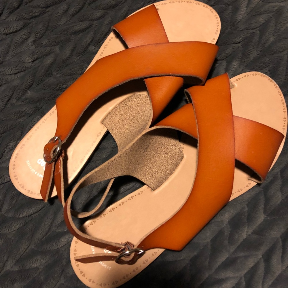 gap sandals