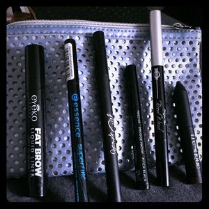 Brow and liner goodie bag