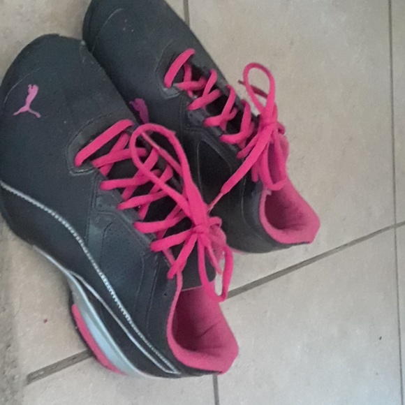 Puma Women's Athletic Shoes - Picture 2 of 3