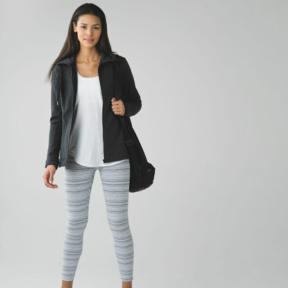 Silver Fox Cyber Stripe HT Lululemons size 2