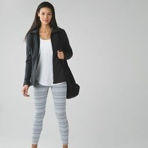 Silver Fox Cyber Stripe HT Lululemons size 2