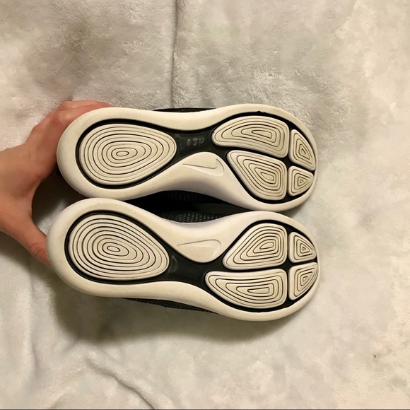 Nike running shoes - Picture 2 of 3