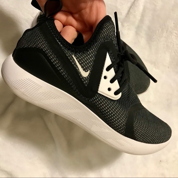 Nike running shoes - Picture 3 of 3