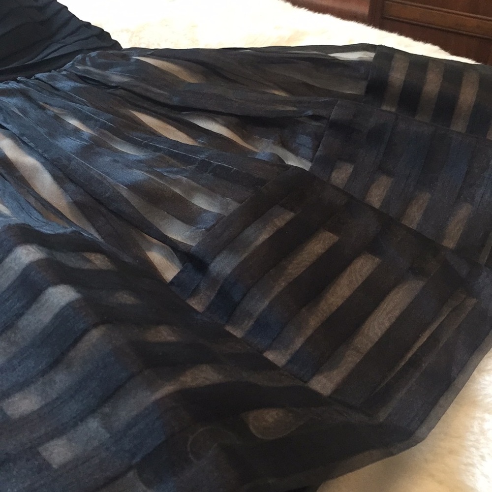 Betsy Johnson Evening Party Dress - Picture 2 of 8
