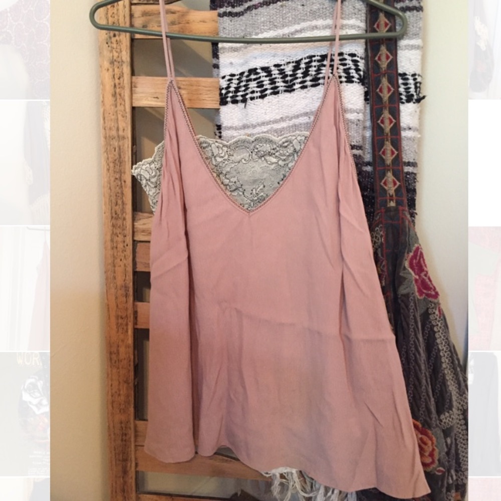 Lace underlay flowy tank top
