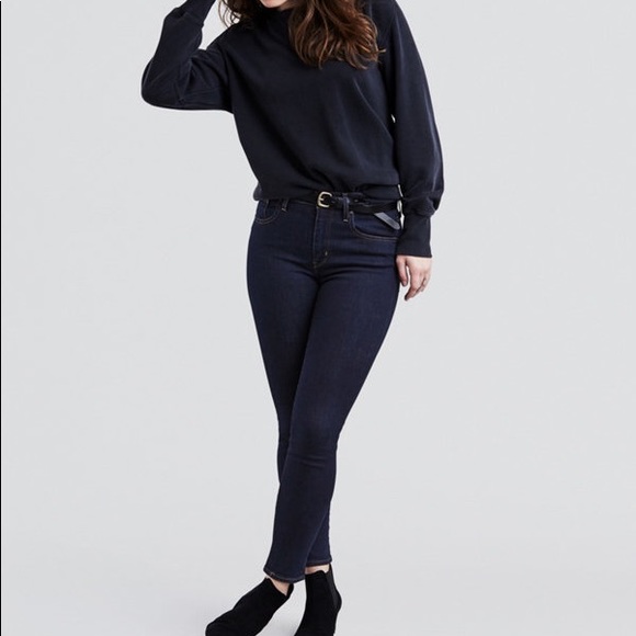 High rise skinny Levi’s in dark indigo wash - Picture 1 of 3