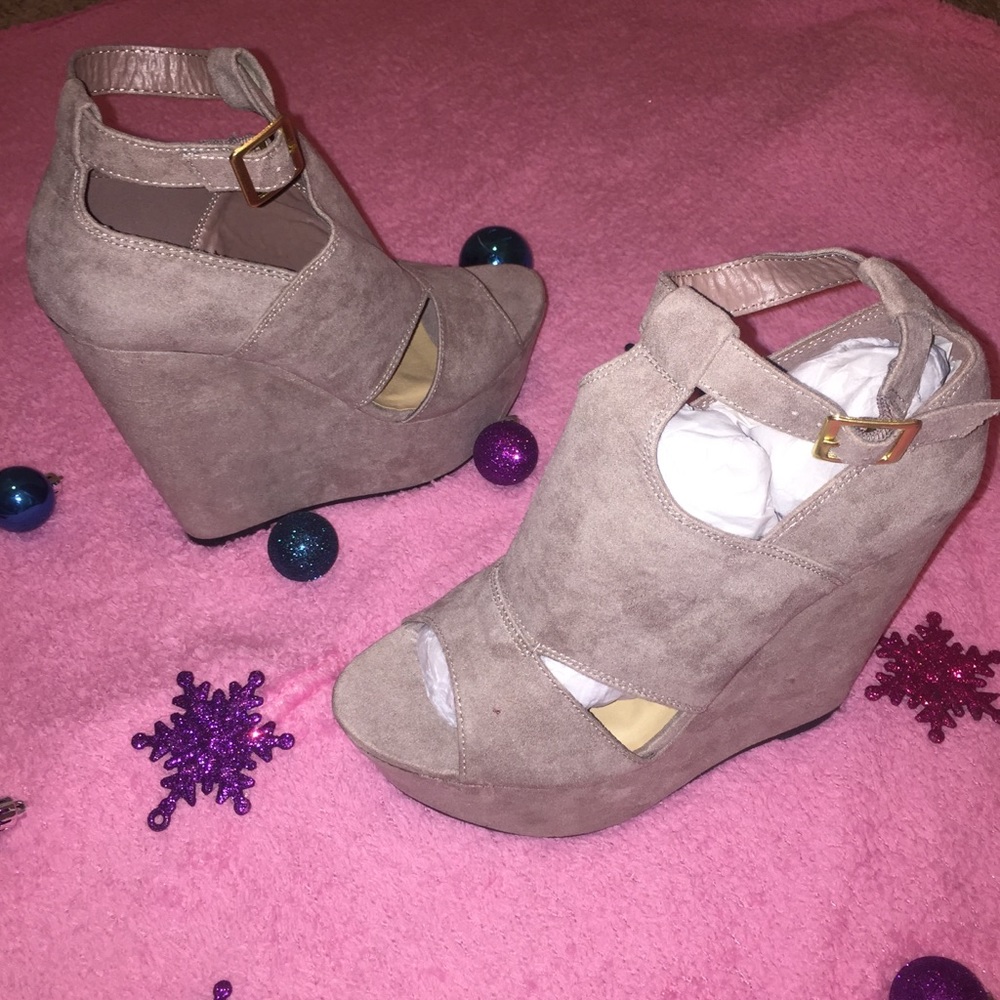JustFab Gray Suede Wedges (Never Worn)