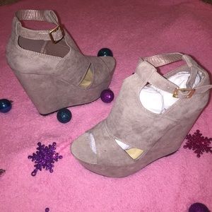 JustFab Gray Suede Wedges (Never Worn)