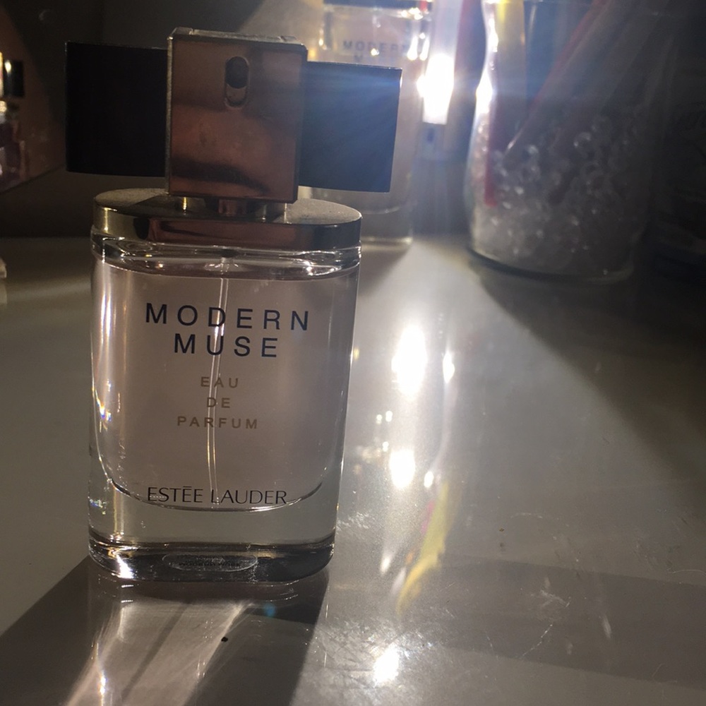 Modern muse Estée Lauder 1.0 fl oz