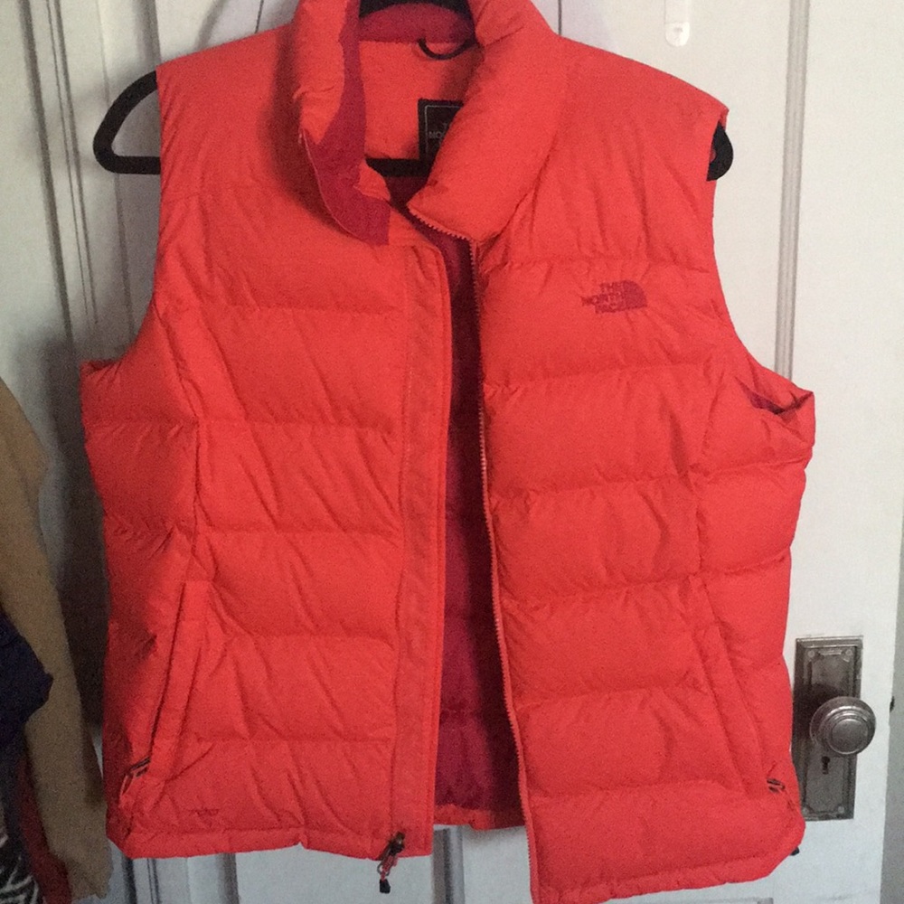 Northface women’s down Vest!