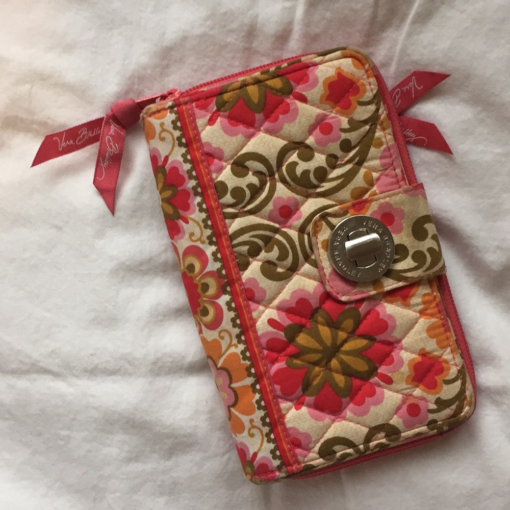 Vera Bradley RFID turnlock wallet
