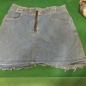 Short jean skirt