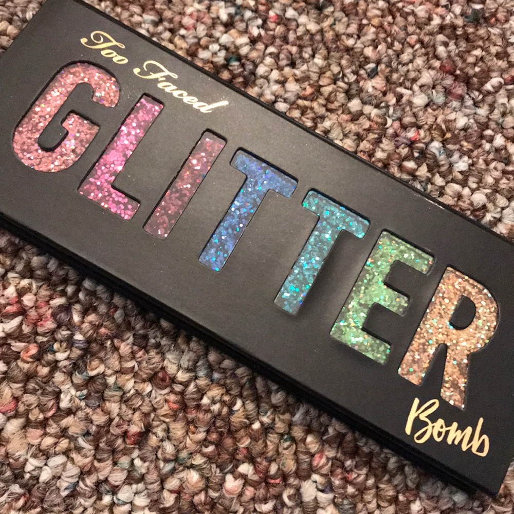 Too Faced Glitter bomb