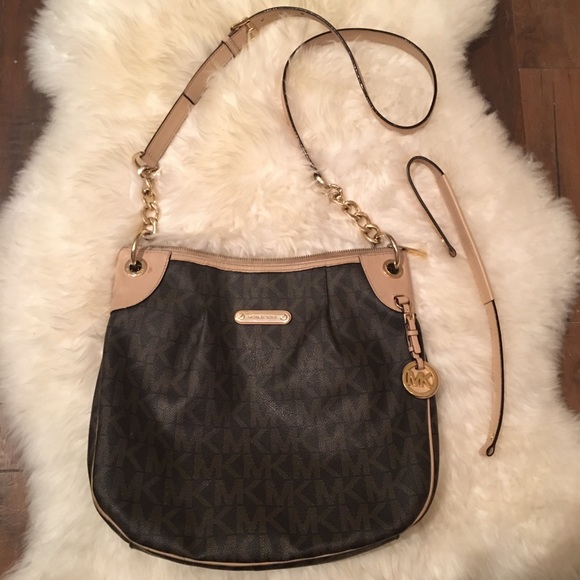 SOLD Michael Kors Purse - Picture 1 of 8