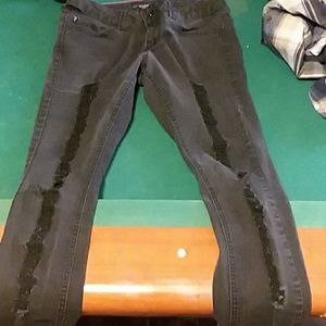 Black ripped skinny jeans
