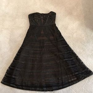 BCBG Maxazria Strapless Dress (Chiffon Size 6)