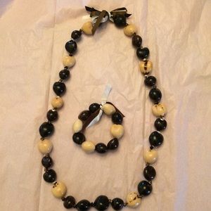 Hawaiian Necklace and Bracelet Set