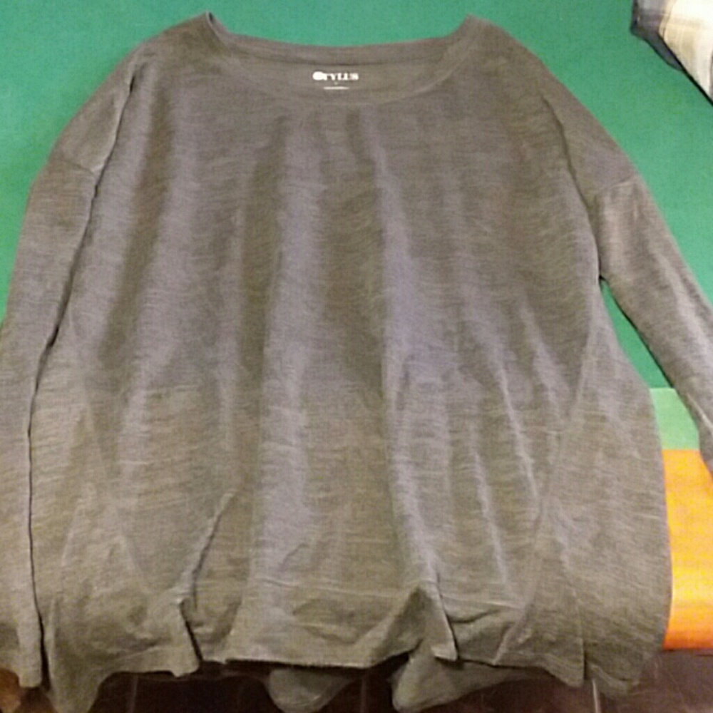 Comfy grey long sleeve tee