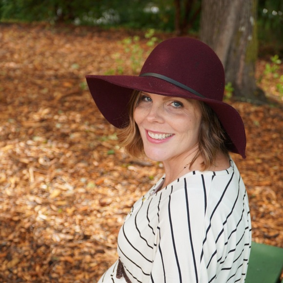 Meet your Posher, Melanie - Picture 1 of 1