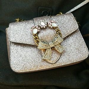 Also crossbody