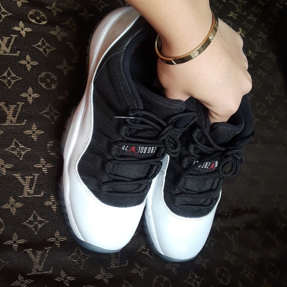 🤑❌ JORDAN 11 TUXEDOS ❌🤑 - Picture 1 of 4