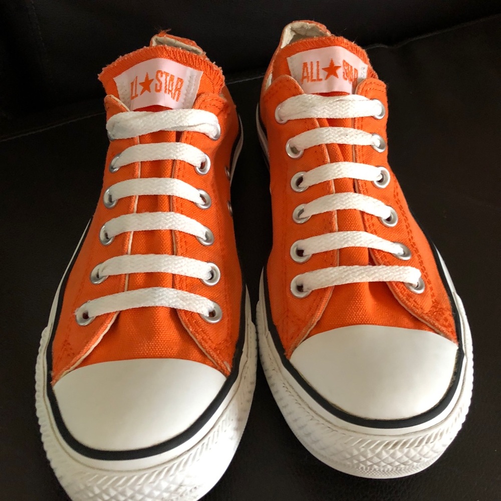 Converse All Star “chucks” Men 6/Women 8