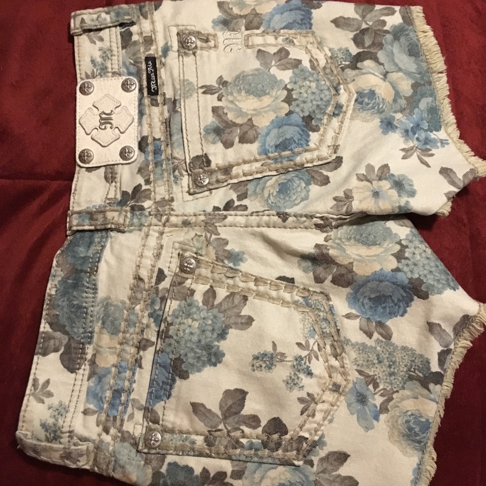 Miss Me Shorts