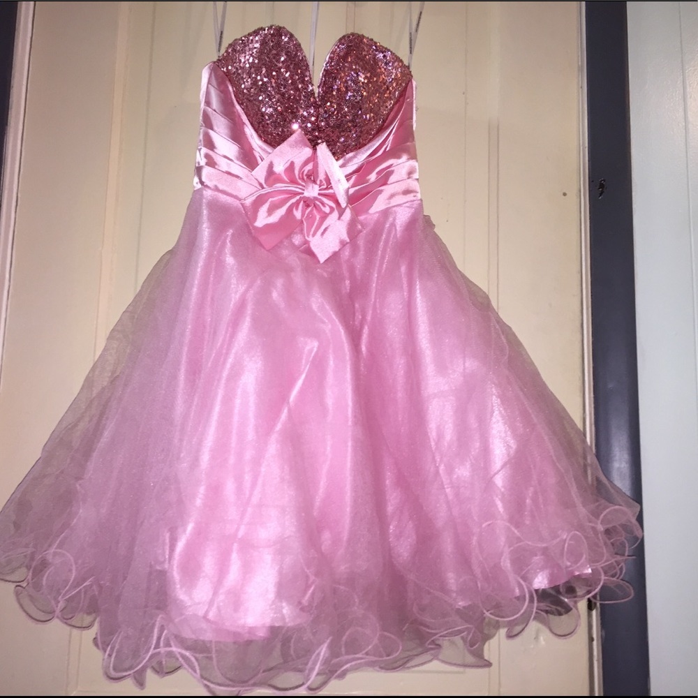 Short pink prom dress