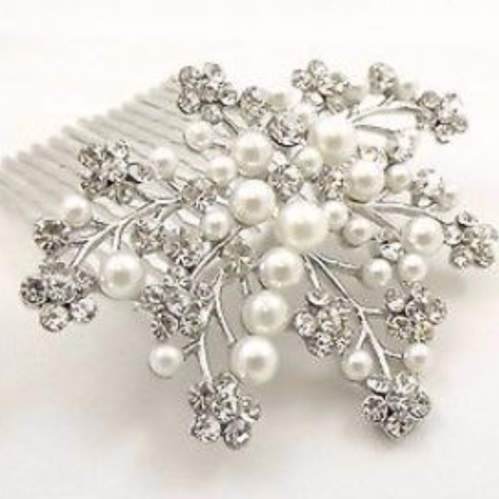 NWOT Fancy Daisy Flower with Pearls Comb