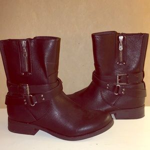 Guess boots