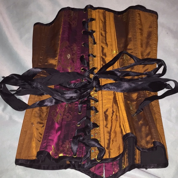 Elegant Corset size small - Picture 2 of 5