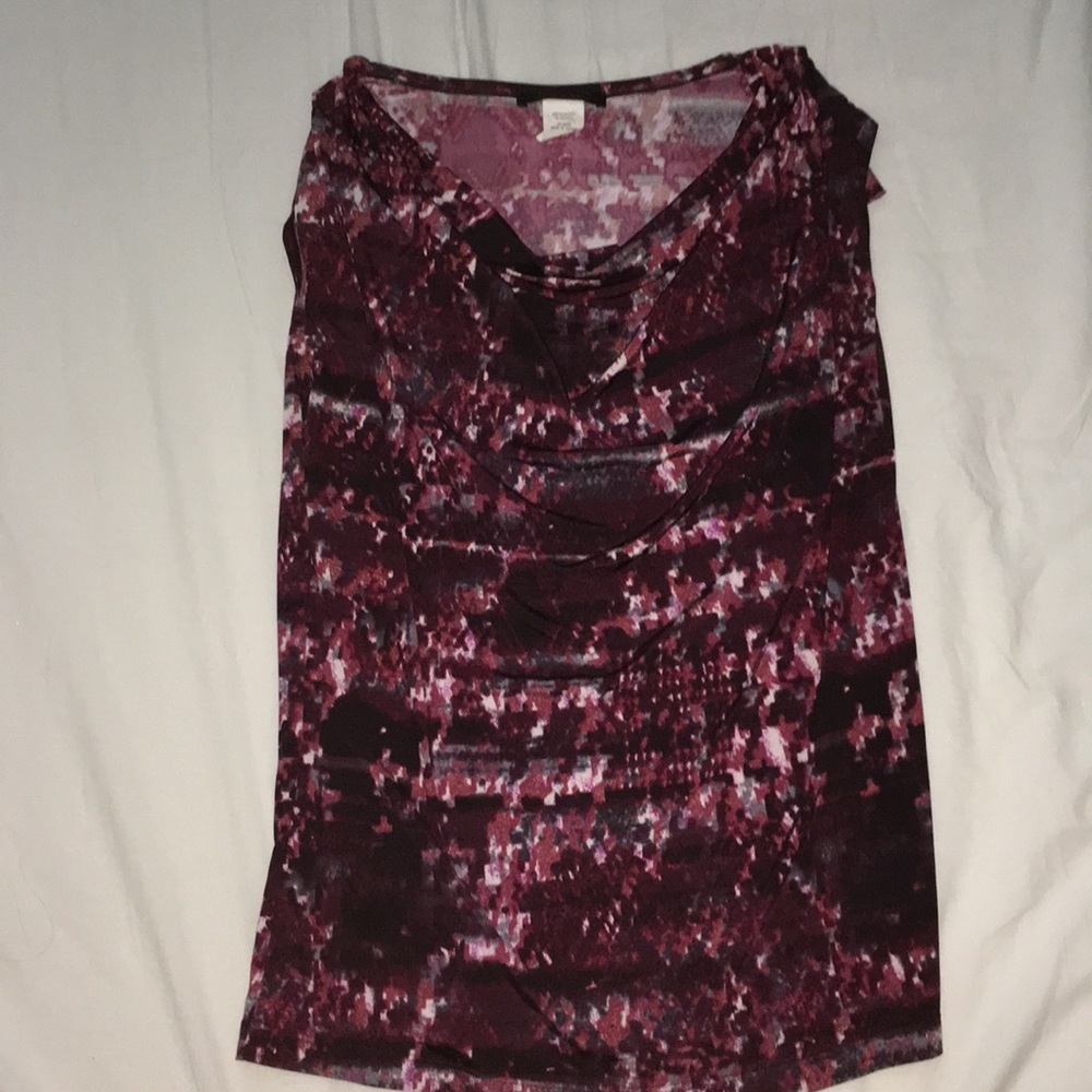 Red pattern work top